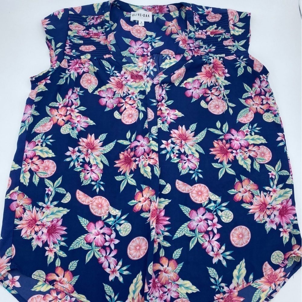 Olive + Oak Navy Floral and Citrus Print Sleeveless Blouse- XL